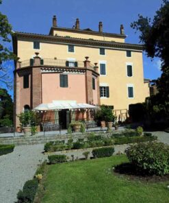 Villa in Peaceful Countryside near Lake